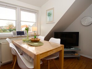 Apartment | Dining