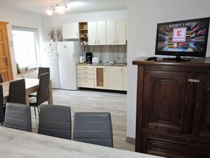 하우스 | 전용 주방 | 전기 주전자, 토스터, 유아용 의자