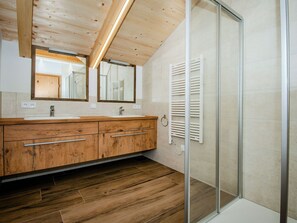 House | Bathroom