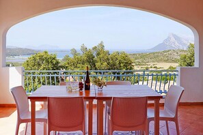 House | Dining - Home in Lu Nibareddu Residence, Loiri (San Teodoro)