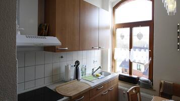 Apartment | Private kitchen | Electric kettle, toaster