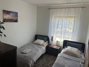 Apartamento | 3 quartos, individualmente mobiliados, roupa de cama
