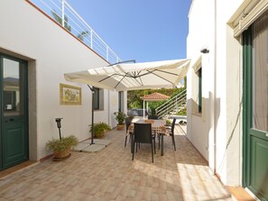 House | Dining - Vacation Home With Private Pool, Floridia (Floridia)