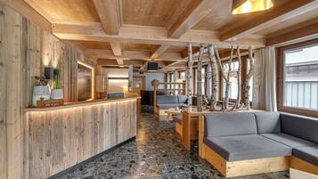 Apartment | Reception