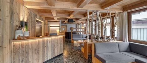 Apartment | Reception