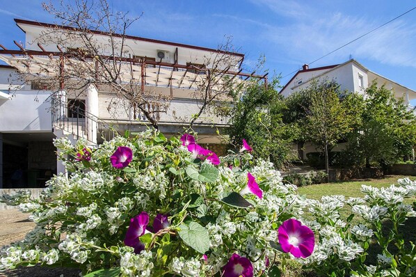 Apartment | Property grounds