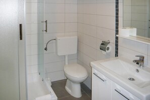 Apartment | Bathroom