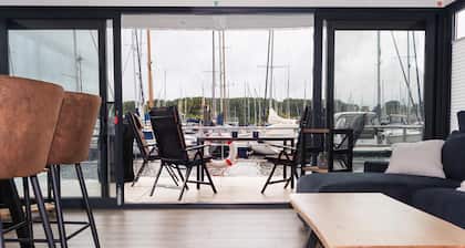 Hausboot in Boltenhagen