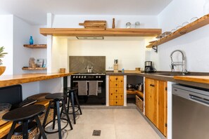 House | Private kitchen - Spacious Holiday Home in Malaga With Pool (Málaga)