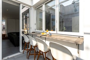 House | Balcony - Spacious Holiday Home in Malaga With Pool (Málaga)