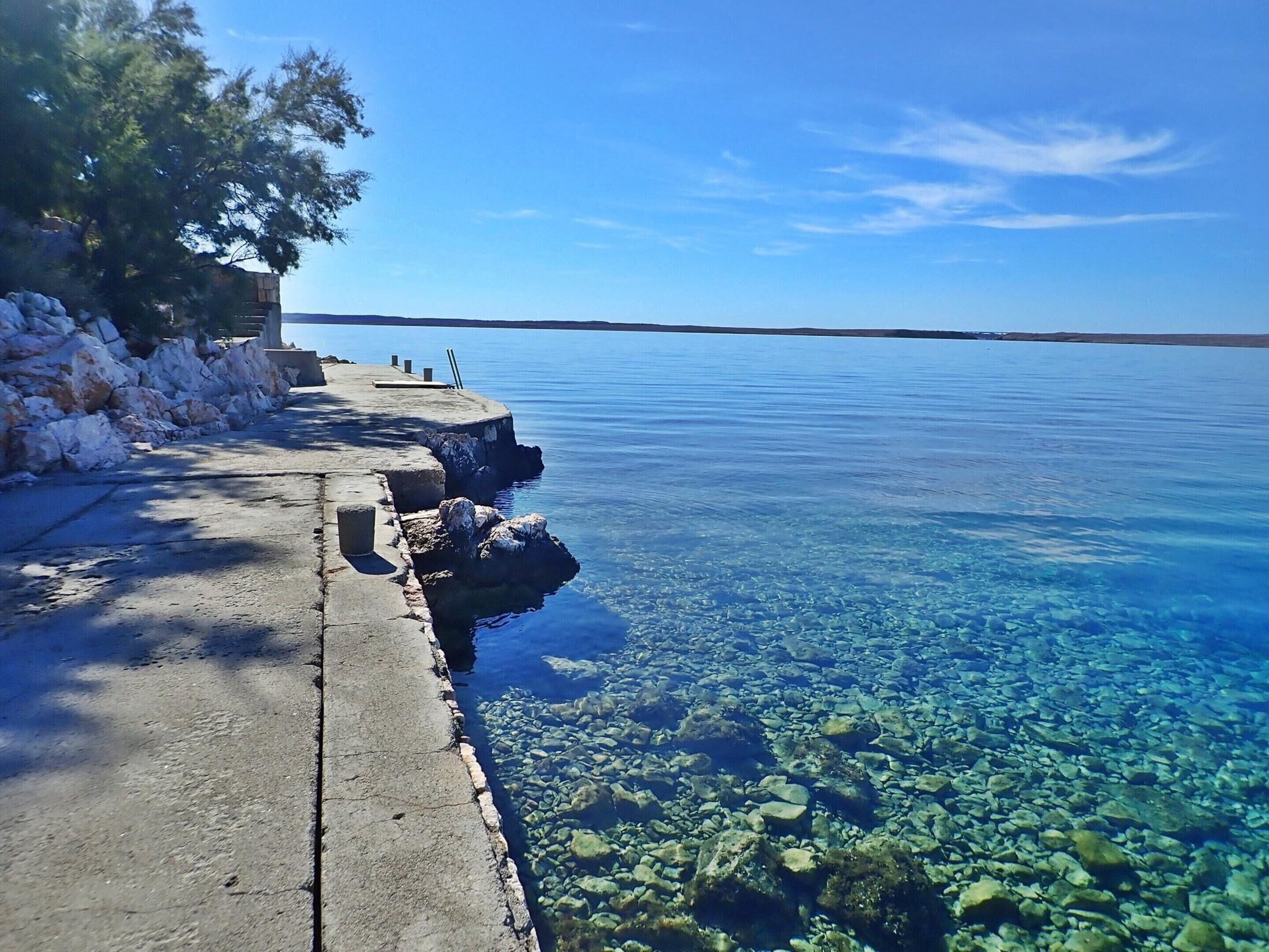 Vista al agua