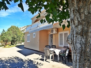 Balcony - 2-br Seaview Apartment in Baric Draga (Karlobag)