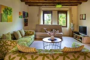 House | Living area - Charming Holiday Home in Maheri (Apokoronas)
