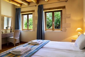 House | 2 bedrooms, individually furnished, iron/ironing board - Charming Holiday Home in Maheri (Apokoronas)