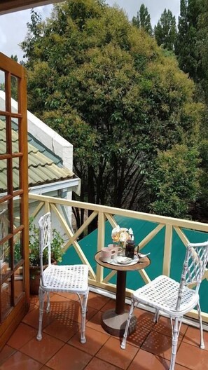 Chambre Supérieure Double ou avec lits jumeaux, balcon, vue jardin | Terrasse/Patio