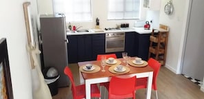 Family Apartment | Private kitchen - The Gate Guesthouse (Clarens)