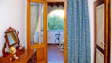 Rumah | 2 kamar tidur dan dilengkapi dengan perabotan berbeda-beda