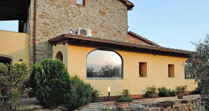 Villa in Vinci With Pool & Panoramic Views