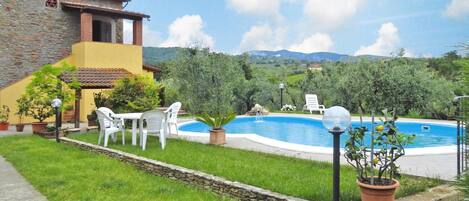 Casa | Piscina | Piscina interna, piscina externa