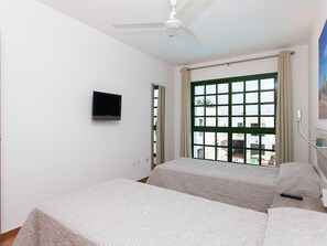 1 bedroom, bed sheets
