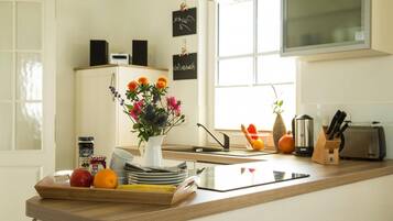 House | Private kitchen | Electric kettle, toaster, highchair