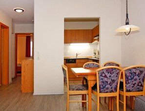 Apartment | Dining