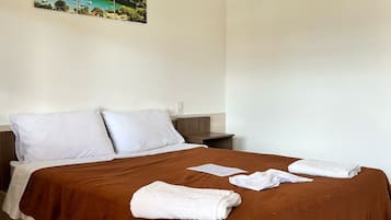 Standard Twin Room | Individually decorated, free WiFi