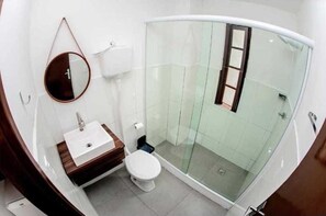 Shower, towels, soap, shampoo - Encanto dos Anjos (Búzios)