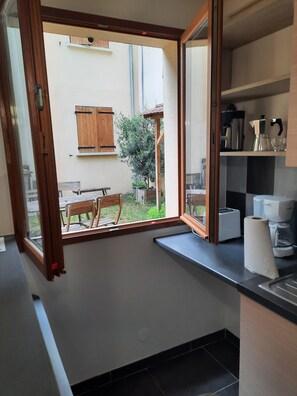 Interior - 20mn de Paris Champs-élysées, Triplex 4 Personnes au Centre Ville 5mn du RER (Maisons-Laffitte)