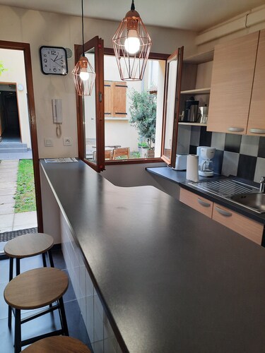 20mn de Paris Champs-élysées, Triplex 4 Personnes au Centre Ville 5mn du RER