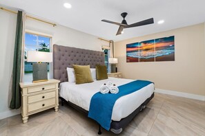 3 bedrooms, desk, iron/ironing board, travel cot - Waterfront | Hot Tub (7s) | Blissful Nature! (Sunrise)
