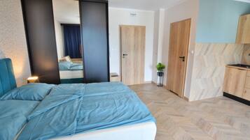 Apartment | 1 bedroom, iron/ironing board, bed sheets