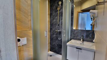 Apartment | Bathroom