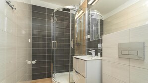 Bathroom - Holiday Studio Very Close to the Seaside Beach (Rewal)
