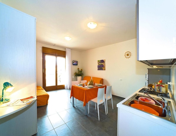 Apartment | Dining