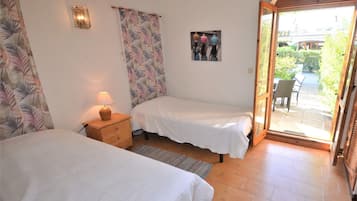 House | 2 bedrooms, individually furnished, bed sheets
