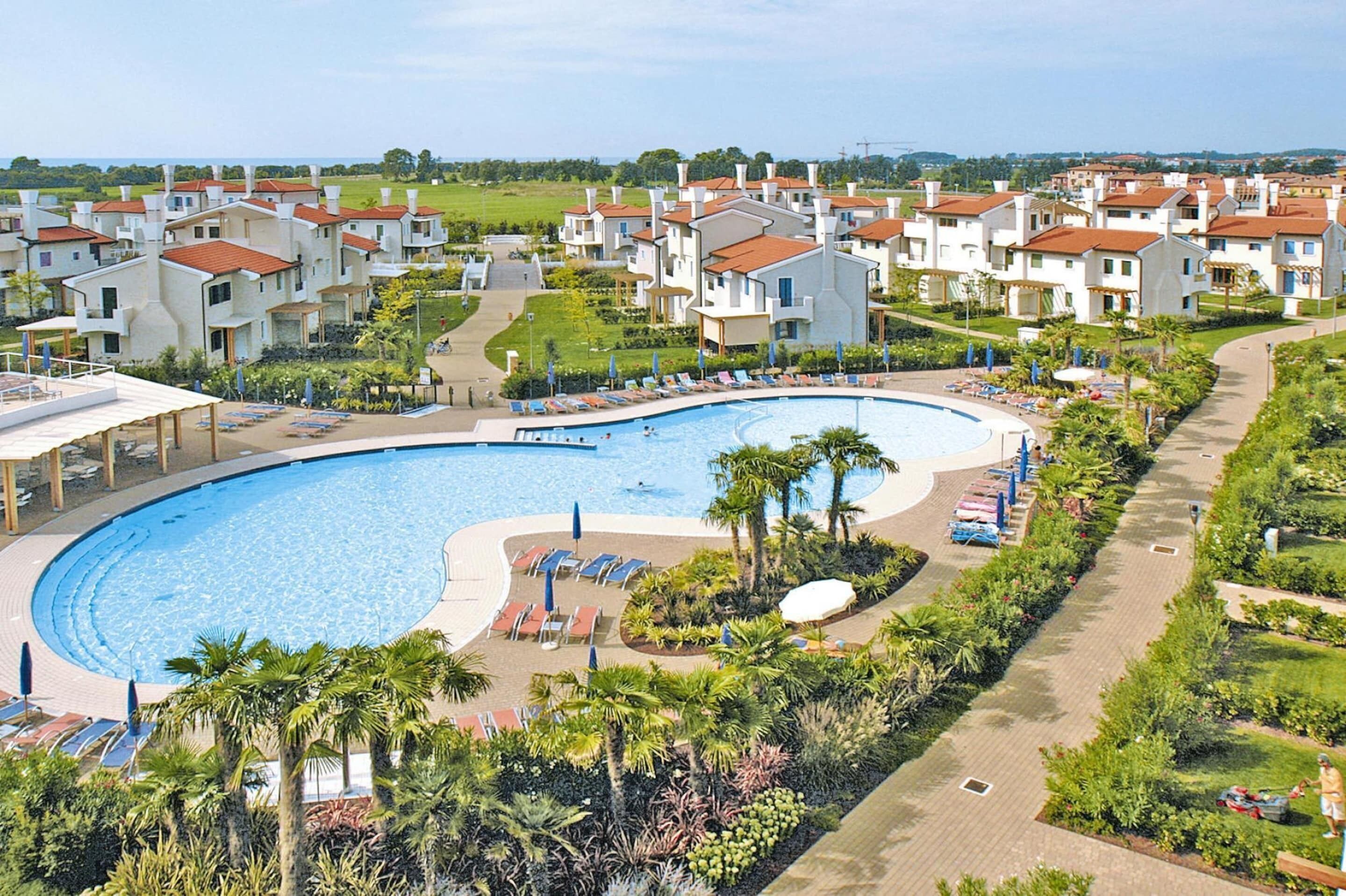 Apartment | Pool | Outdoor pool