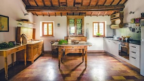 House | Private kitchen - Country House in Monterado With Pool (Trecastelli)