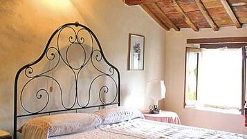 House | 4 bedrooms, individually furnished