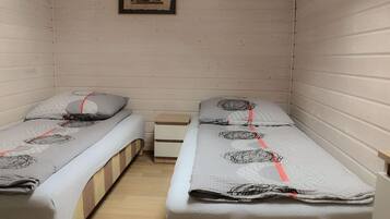 House | 3 bedrooms, individually furnished, bed sheets