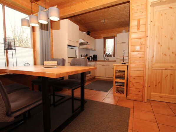 Private kitchen - Holiday Home in Hasselfelde Near Selketalbahn (Oberharz am Brocken)