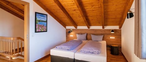 Chalet | 3 habitaciones, muebles diferentes y tabla de planchar con plancha