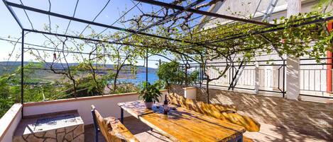 تناول الطعام