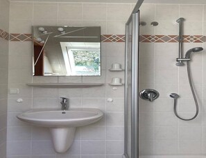 Apartment | Badezimmer