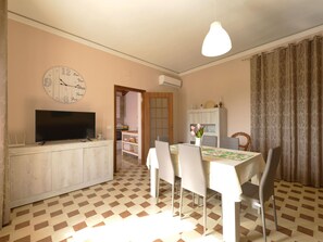 House | Dining