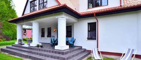Villa | Exterior