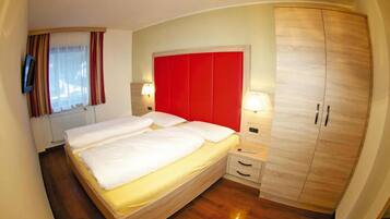 Apartemen | 3 kamar tidur dan dilengkapi dengan perabotan berbeda-beda