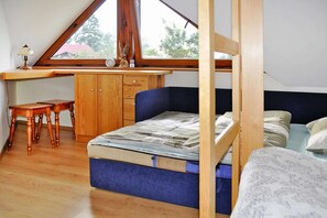 House | 2 bedrooms, individually furnished, bed sheets - Holiday Home on the Lake Shore, Boat Included (gmina Manowo)