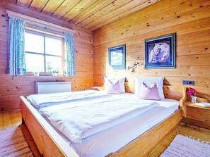 Casa | 2 habitaciones, muebles diferentes y ropa de cama