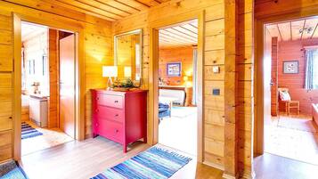 Ferienhaus | 2 Schlafzimmer, individuell eingerichtet, Bettwäsche